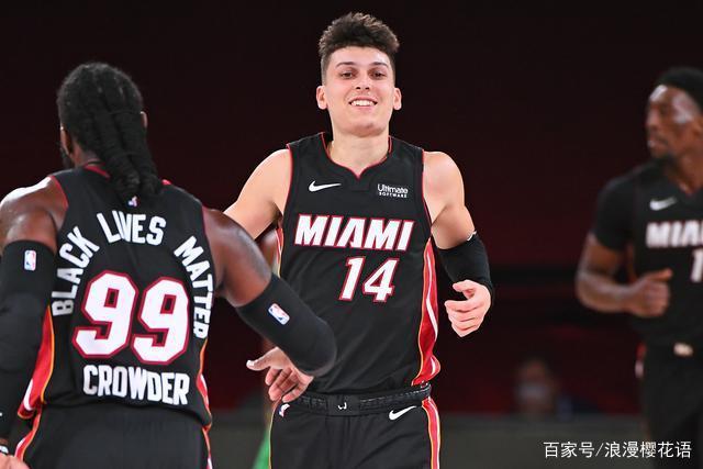 双打组合中 双打组合中