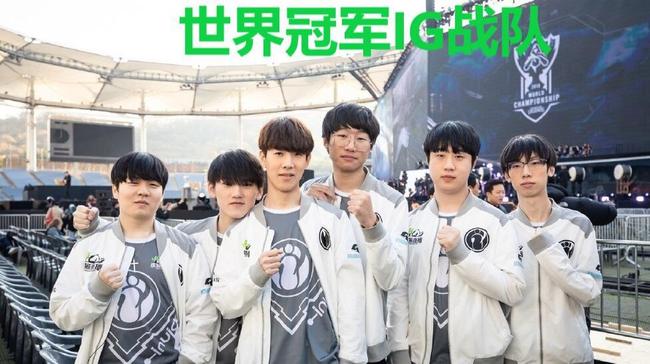 当曼联仍依